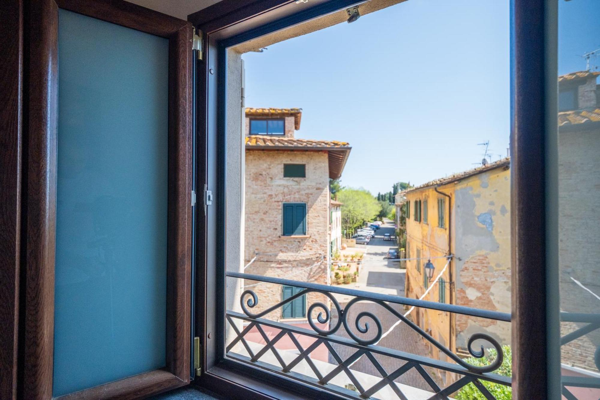 Il Leoncino Hotel Palaia Luaran gambar