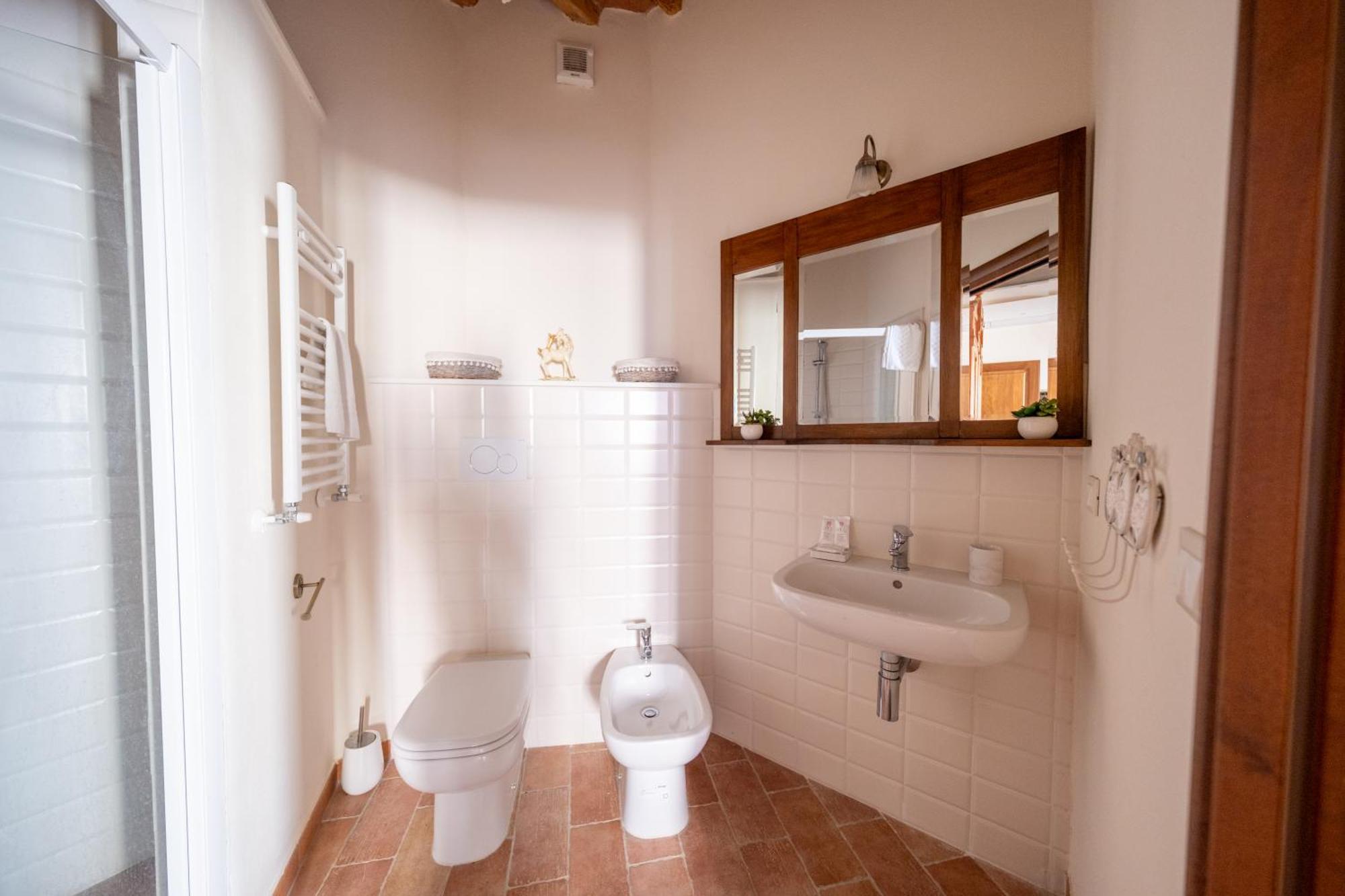 Il Leoncino Hotel Palaia Luaran gambar