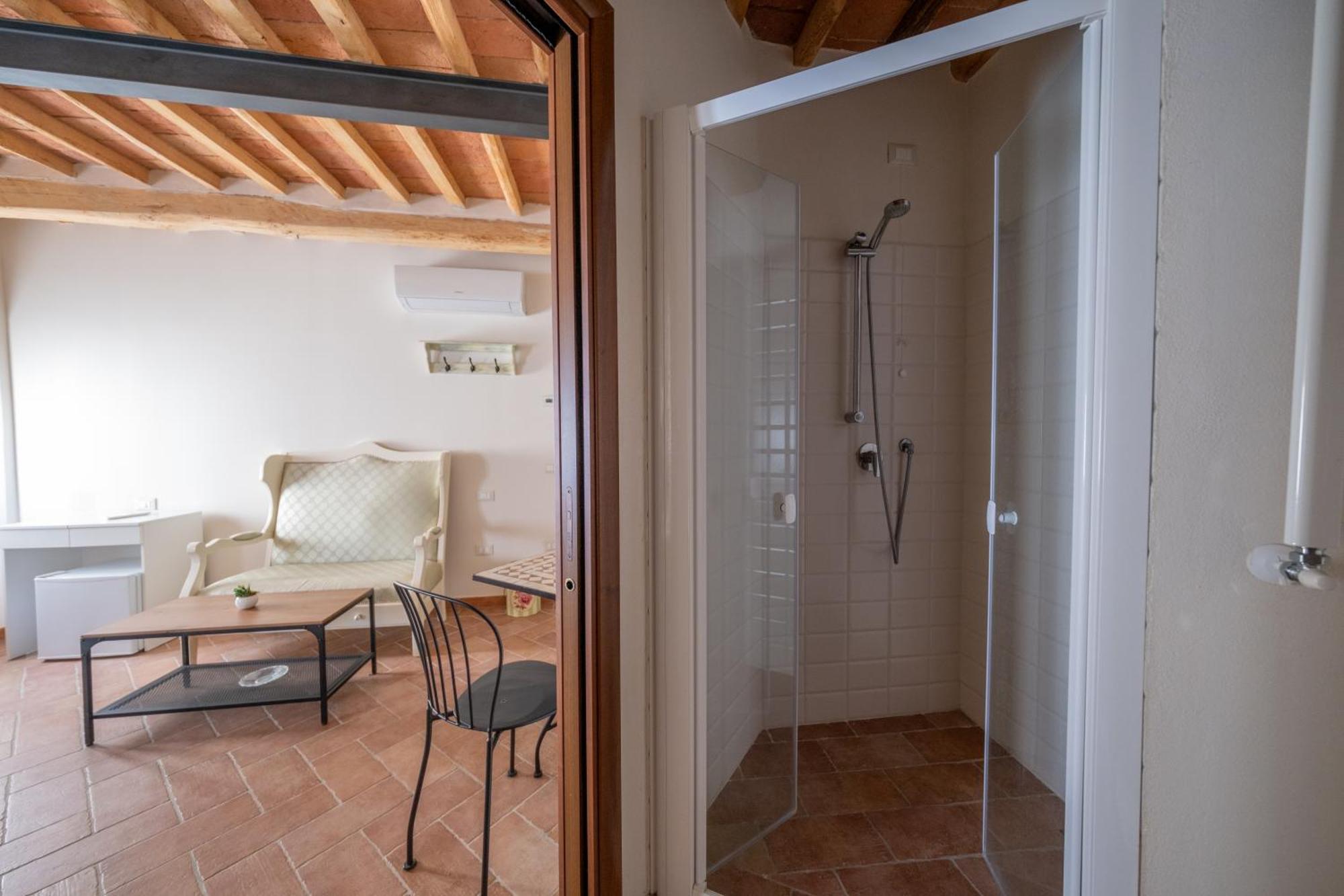 Il Leoncino Hotel Palaia Luaran gambar